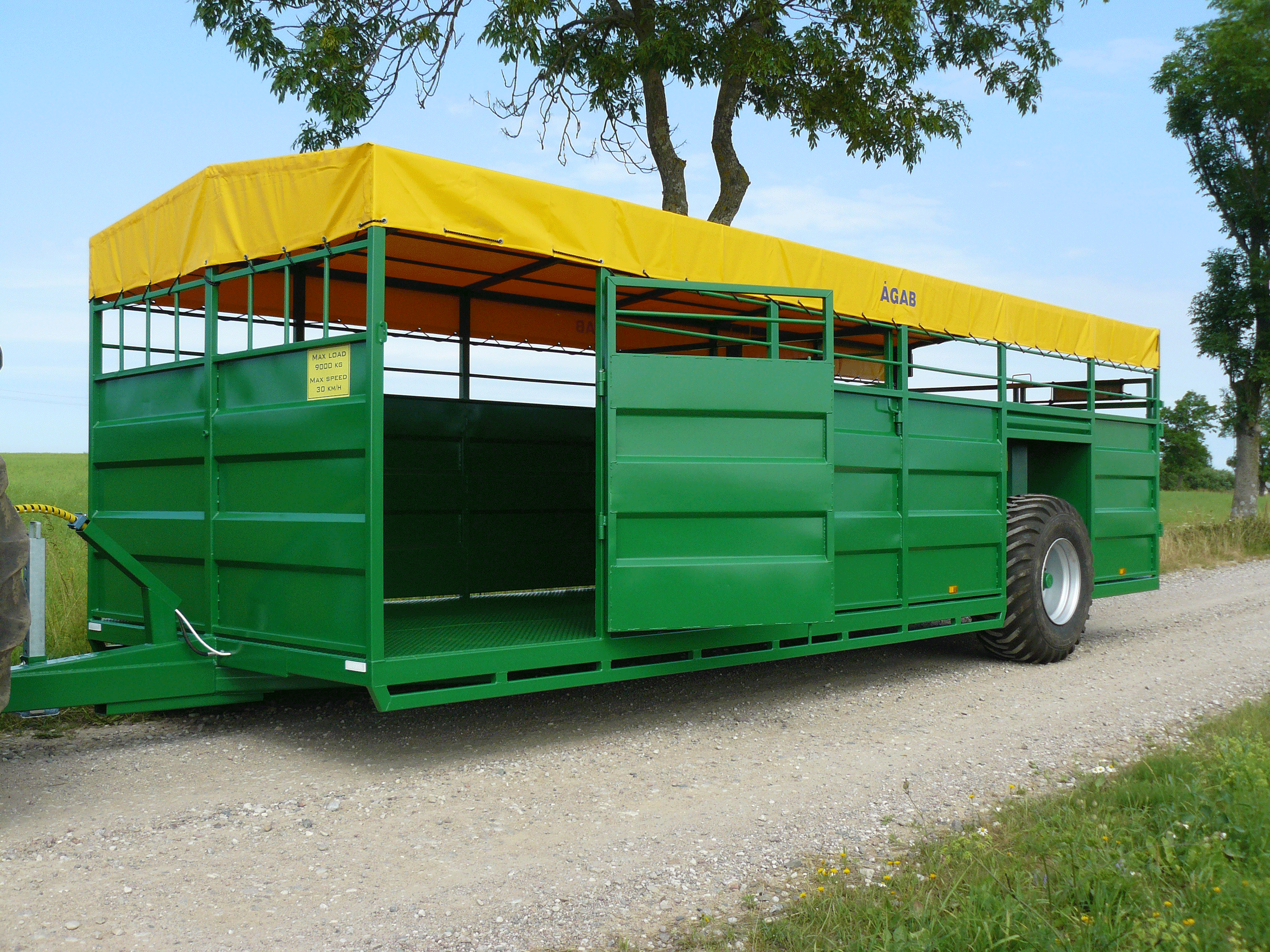 Puspriekabė LST 760